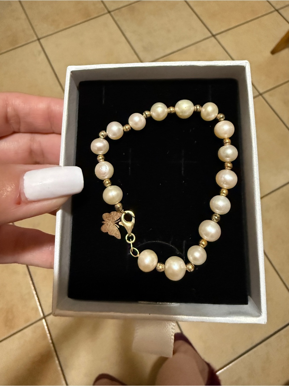 10k Gold and Cream Pearl Natural Bracelet - Women's Jewelry